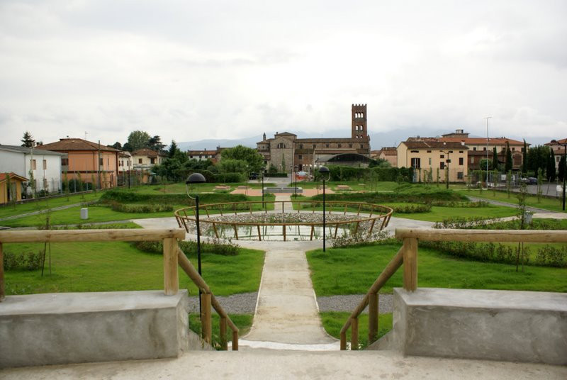 parco_capannori1_800_800 parco_capannori1_800_800