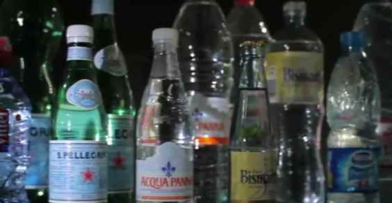 Bottle Life: il documentario che svela il business dell'acqua della Nestlé