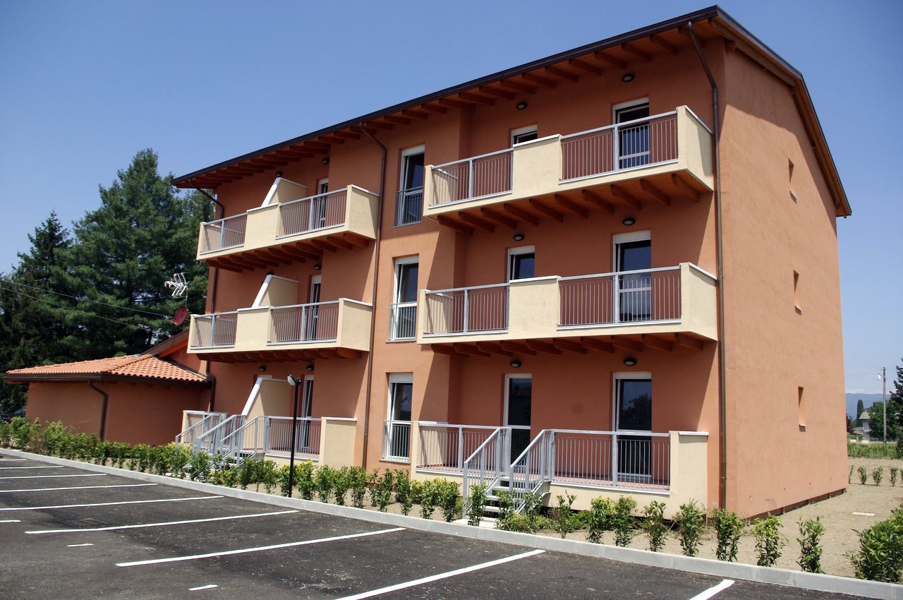 Inaugurati a Capannori altri appartamenti popolari completamente in legno