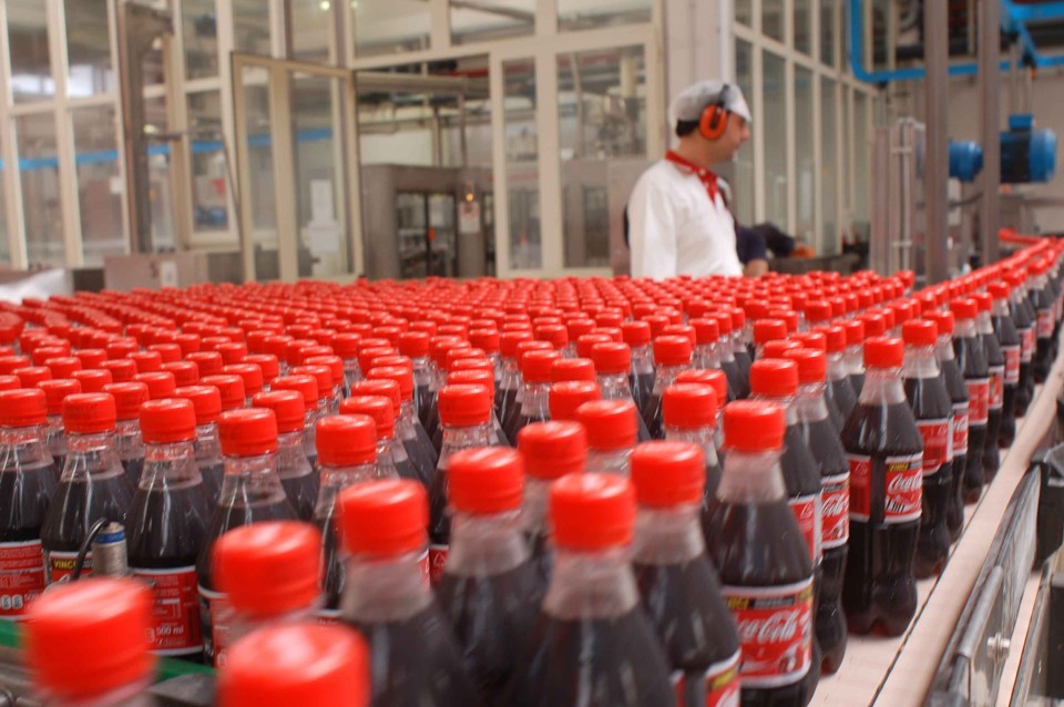 Coca Cola “light” sulle tasse. Così lo Stato si beve miliardi