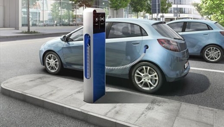 Mobilità elettrica aziendale, arriva il servizio Alphaelectric Mobilità elettrica aziendale, arriva il servizio Alphaelectric