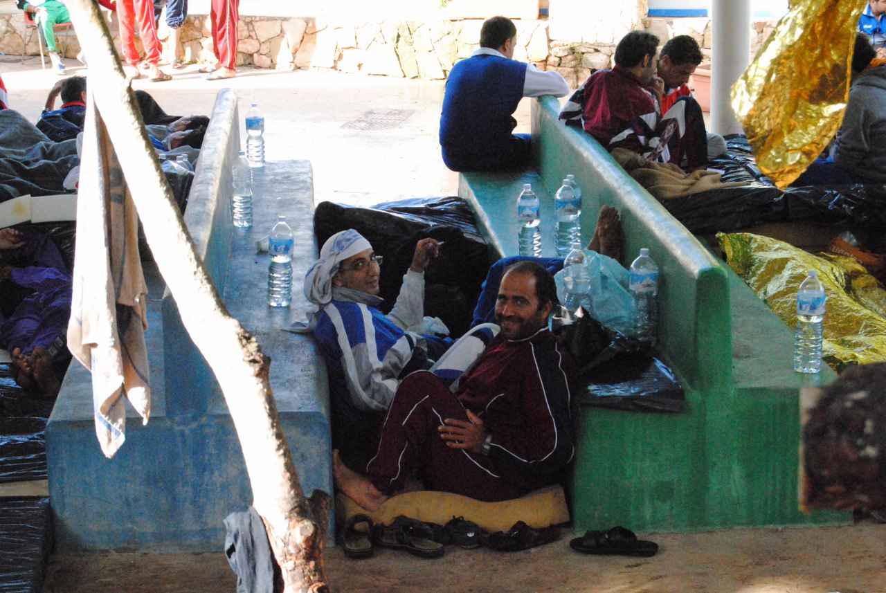 Lager di Lampedusa: dalle Coop rosse a CL, ecco chi specula sull’accoglienza ai migranti