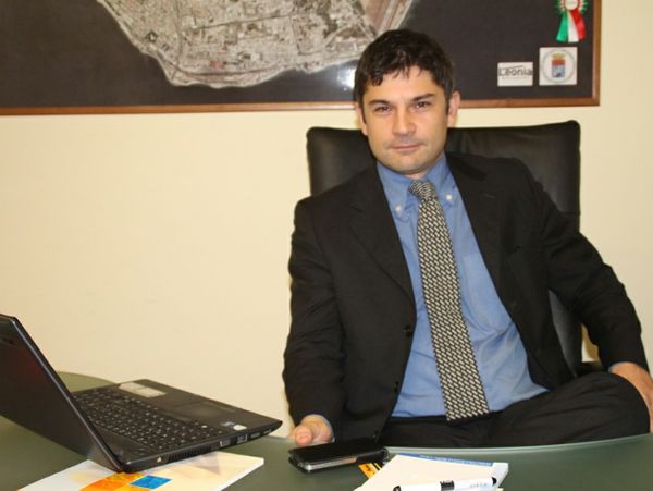 rapahel Corruzione: c’è chi dice no. La rivoluzione dei Signori Rossi