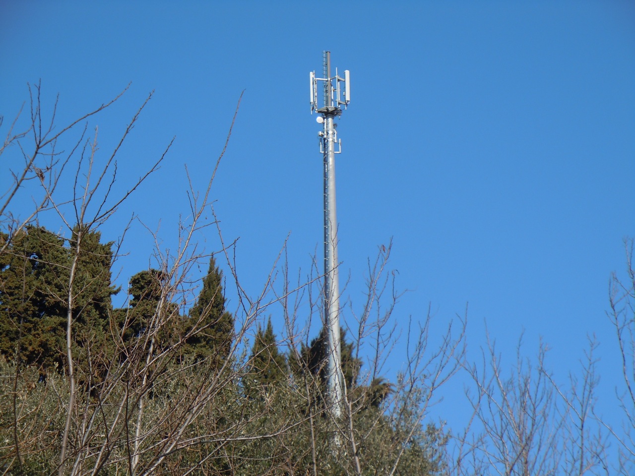antenna I Piani Comunali sulle Antenne, strumento essenziale per controllare l'eletromagnetismo